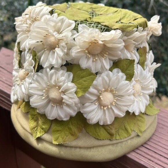 BONWIT TELLER NYC Silk Daisy Tall Pillbox HAT main image 10